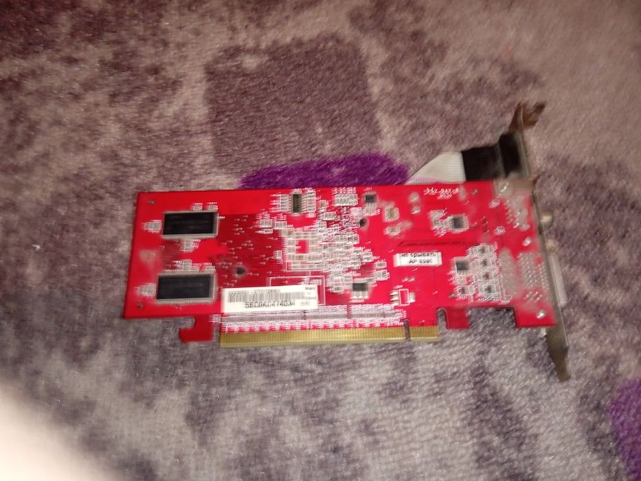 Видио карта ASUS EAX700 Silencer — это ATI Radeon X700 LE