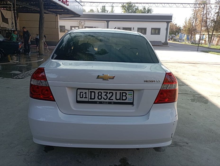 Продаётся нексия -3