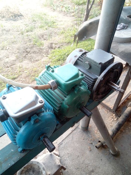 Продам электромоторы