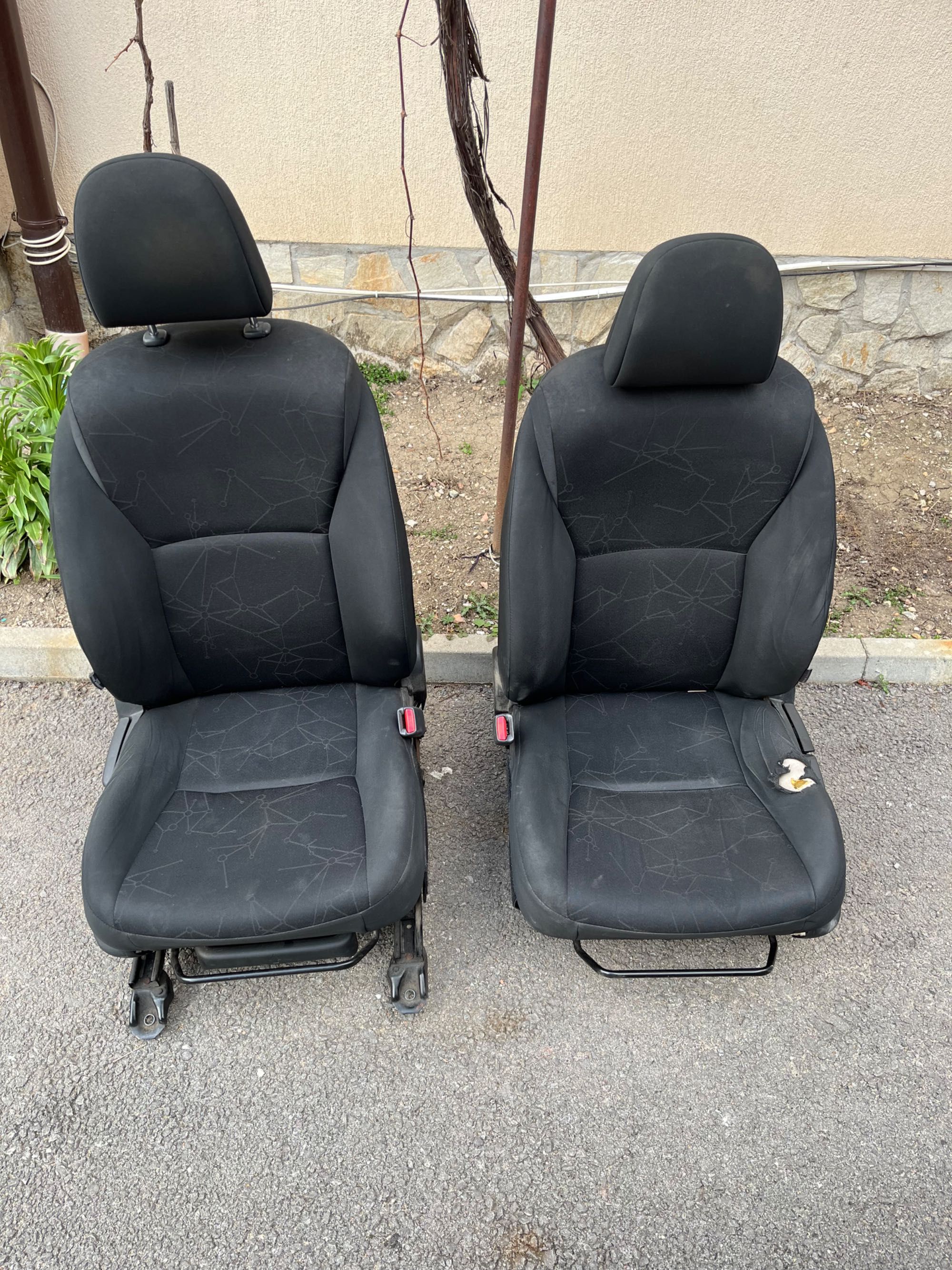 Салон, седалки за Тойота Аурис гр. София Банишора • OLX.bg