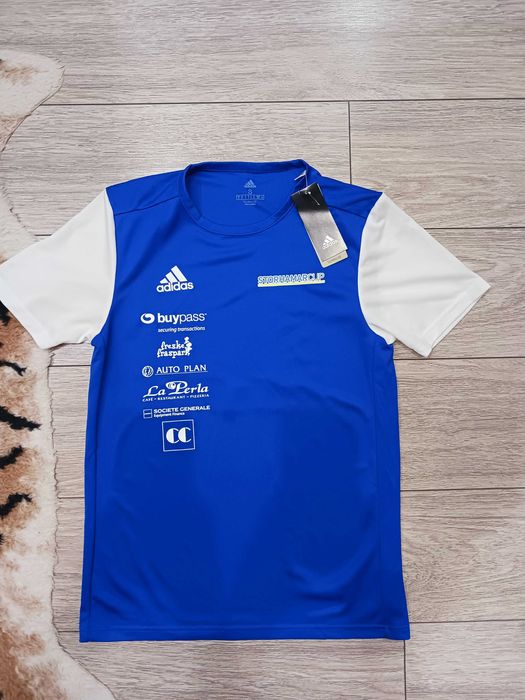 Оригинална нова юношеска тениска на Adidas