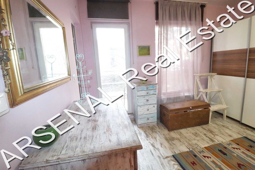 Дава се под наем Тристаен апартамент в София, Център - 110 кв.м за 700 € - Снимка #8