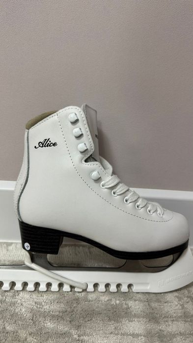 Фигурные коньки Nordway Alice