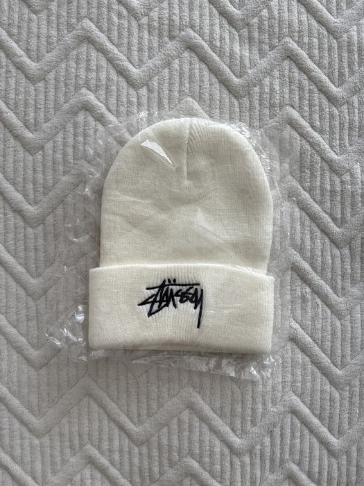 Продам Шапки Stussy 700тг