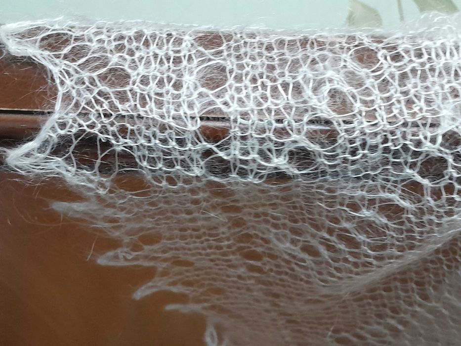 Пуховой платок паутинка