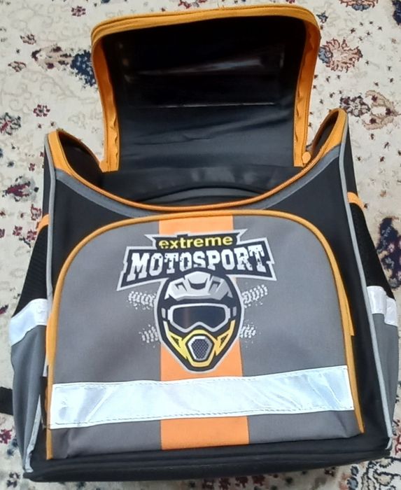 Продам рюкзак для школьника