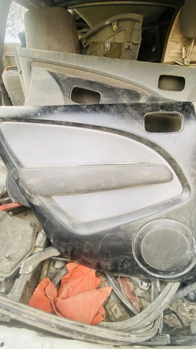 Продается mitsubishi airtrek 2001г  на разбор