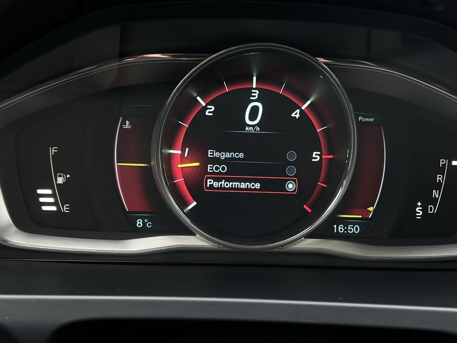 Volvo V60 D3 2.0 Automat 5 Pistoane