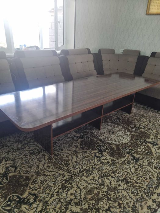 Divan sotiladi stol divan aloxida sotiladi