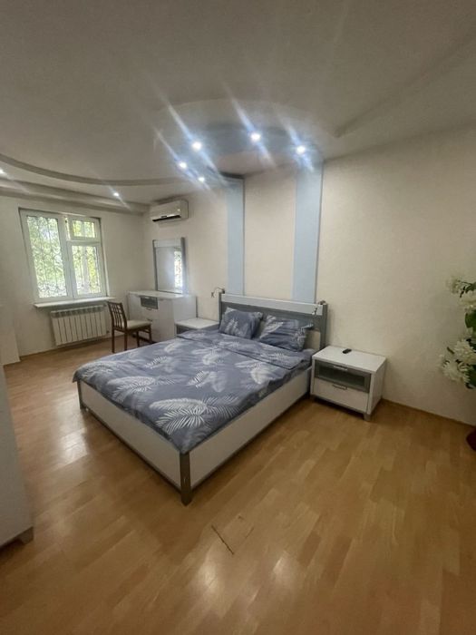 3/2/4 Алайский, Ц-2 , кирпич балкон 2х6, 80м2 цена 135 000 уе