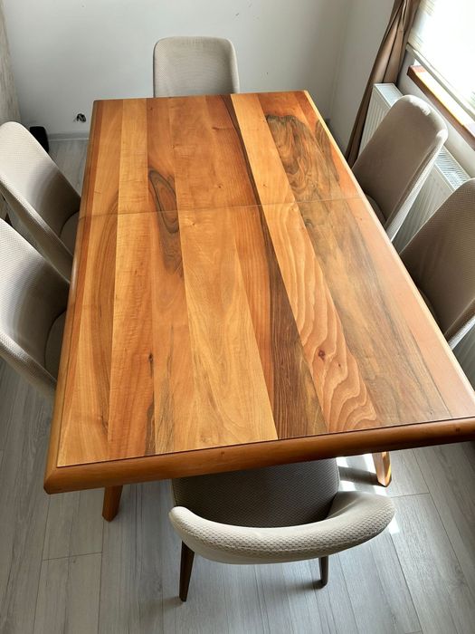 Трапезна маса от масив като ново!