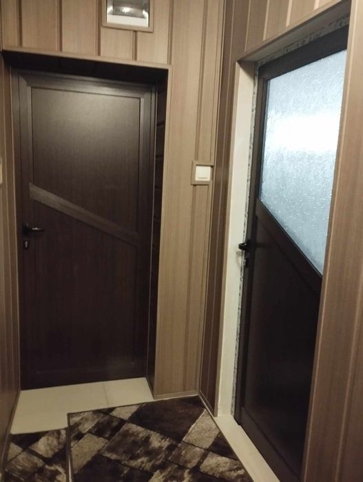 Поръчкови Душ кабини,паравани и АЛ-врати