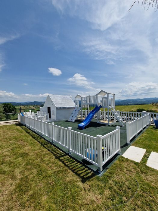 Loc de joaca pentru copii, casuta loc de joaca, mobilier exterior