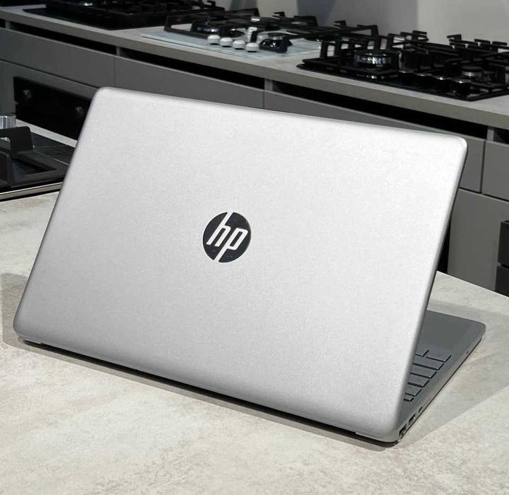 HP Laptop i3-1115G4 DDR4 8GB SSD 256GB 15'6 FHD