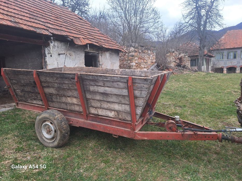 Vând Remorca agricola basculabila