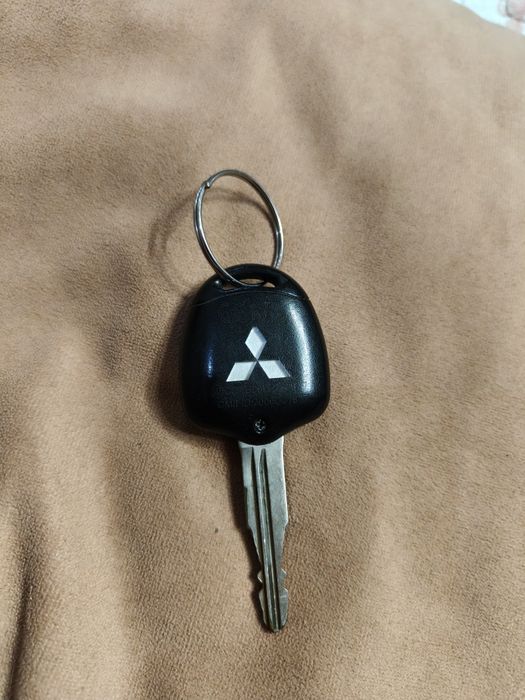 Продам родной ключ Митсубиси
