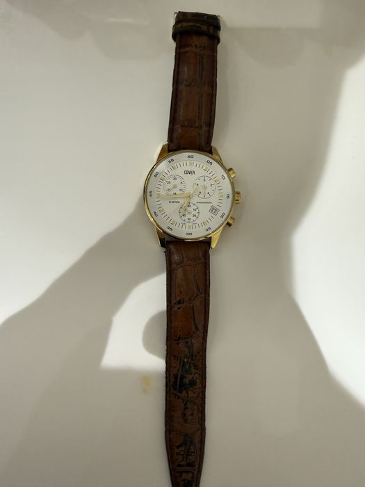 Продаю срочно часы COVER