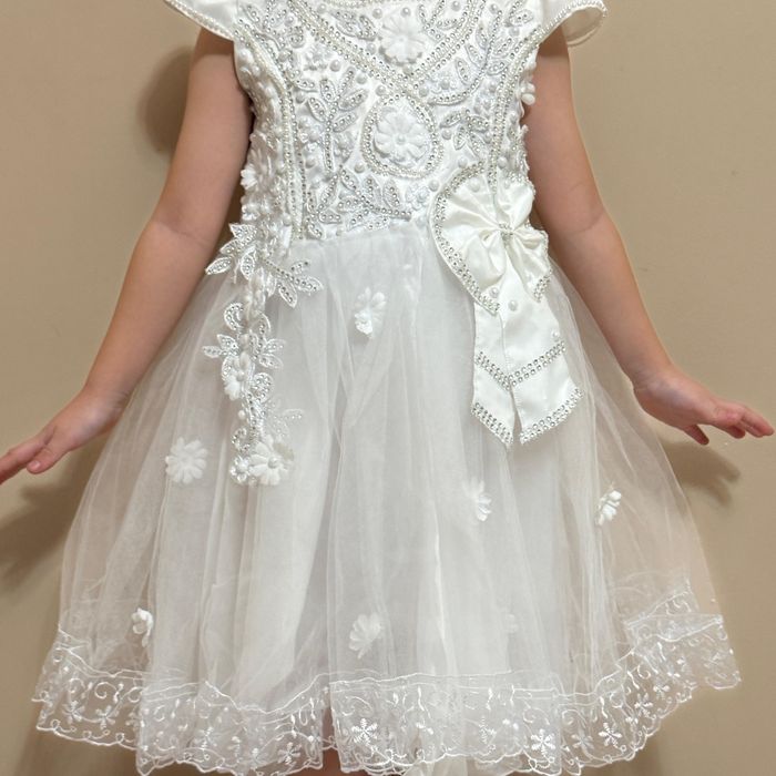 Продам нарядные платья