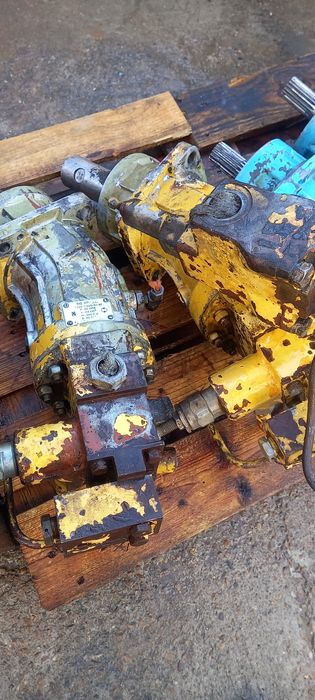 pompa hidraulica de pe macara Bumar 40 t / hidromotor pompa