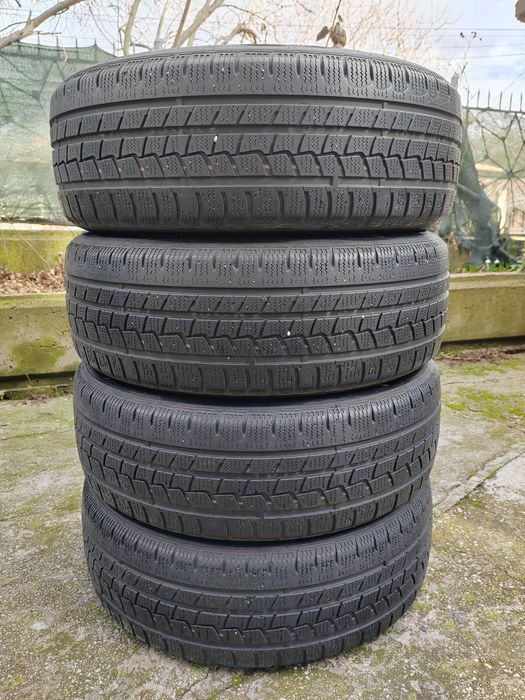 215/60/16 4бр.Nexen Зимни гуми