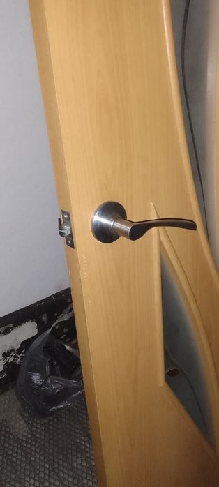 Двери межкомнатные бу