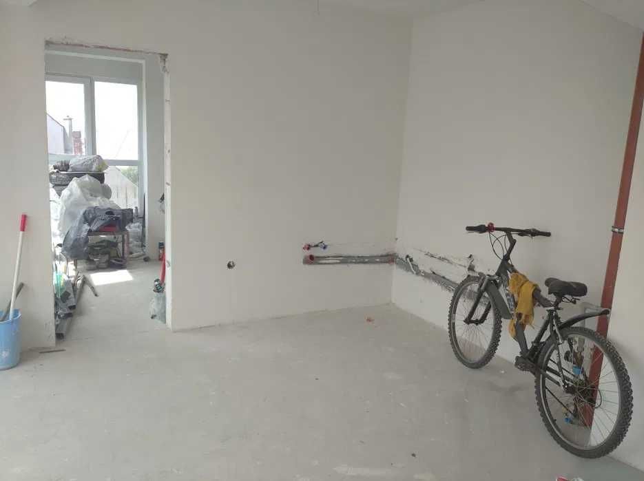 Продава се Двустаен апартамент в Варна, Погреби - 75 кв.м за 1658 €/кв.м - Снимка #4