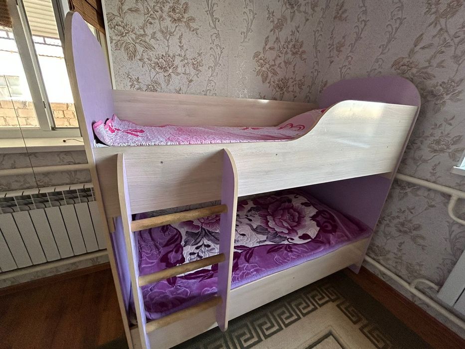 Детский кровать и шкаф