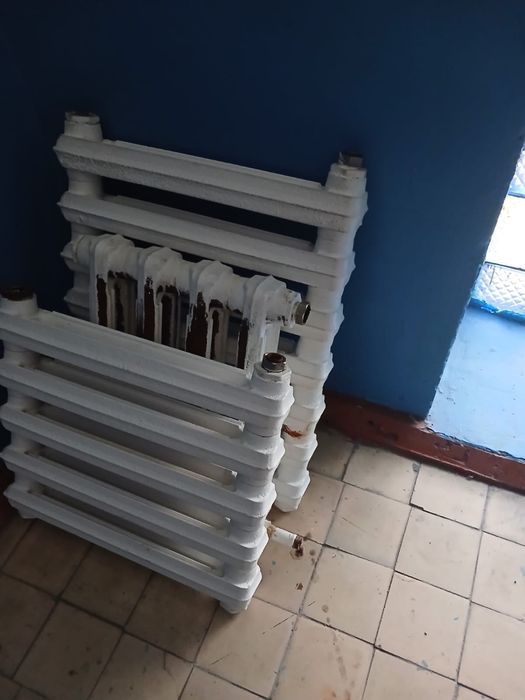 Продам чугунные батареи