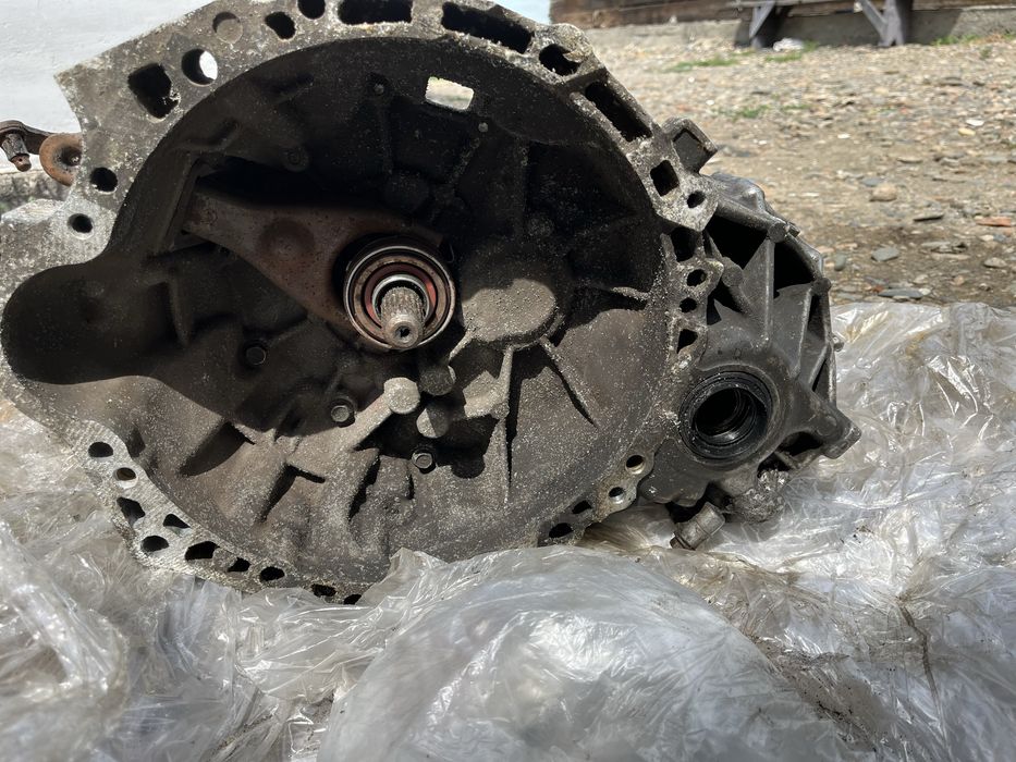 Продам МКПП на Тайоту Авенсис 2001гв