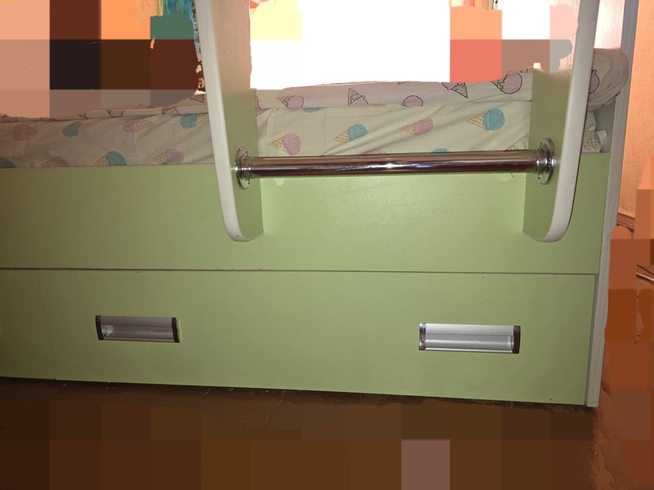 Кровать детская двухъярусная