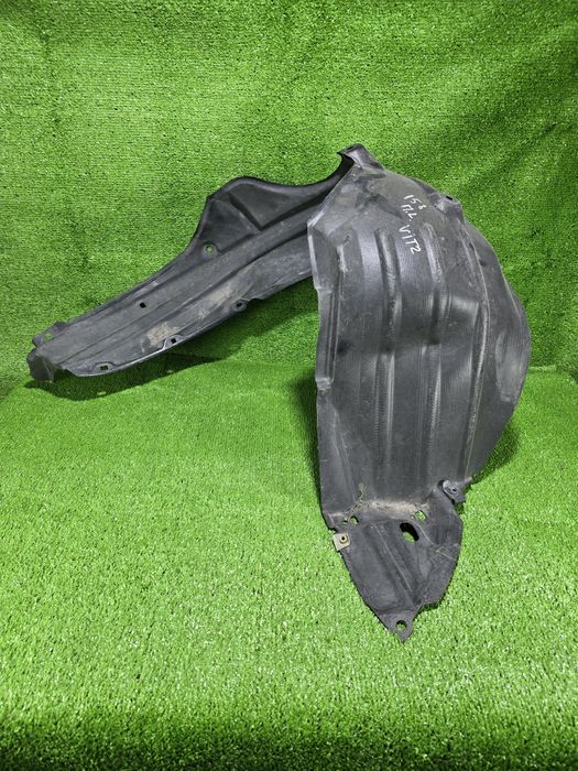 Подкрылок подкрыльник локер левый передний Тойота Ярис Витз хп90 Yaris