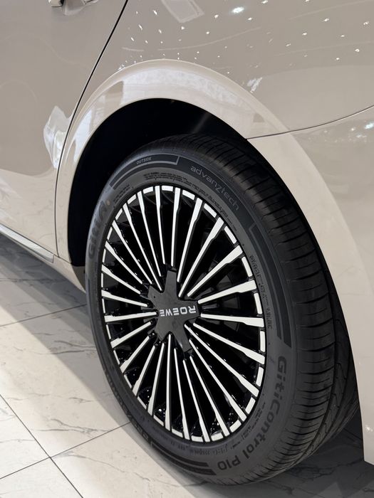 Roewe 2100Km hybrid . rasmiy avto salon