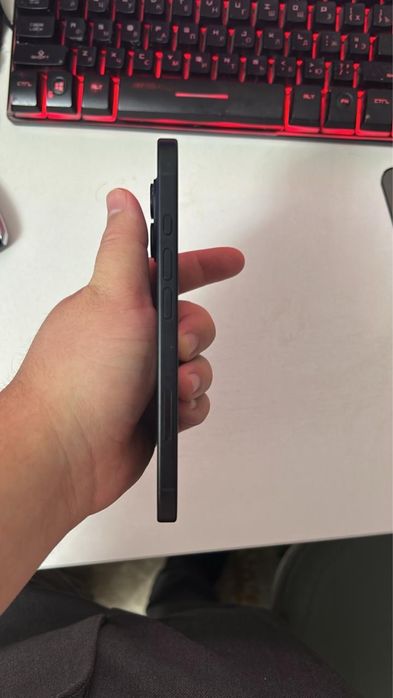 Iphone 16 в хорошем состоянии