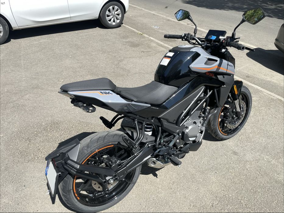 Vând CFMoto 300NK 2022