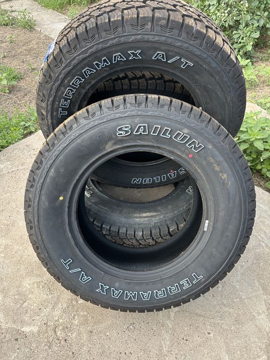Шины новые на 235/70 R16