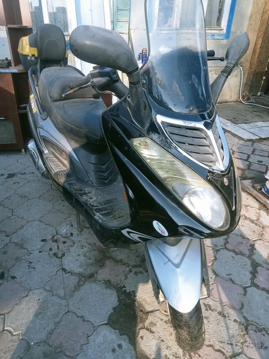 Скутер 150 кубовый.