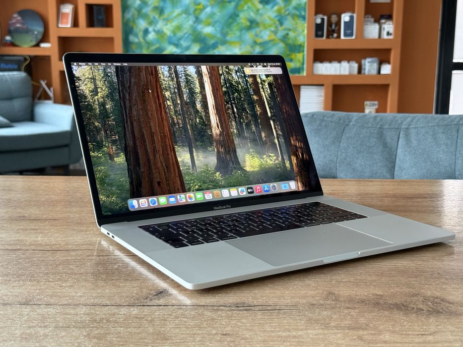 Macbook Pro 15” 2018 i7 16 GB RAM * GRAND * Garantie 1 AN