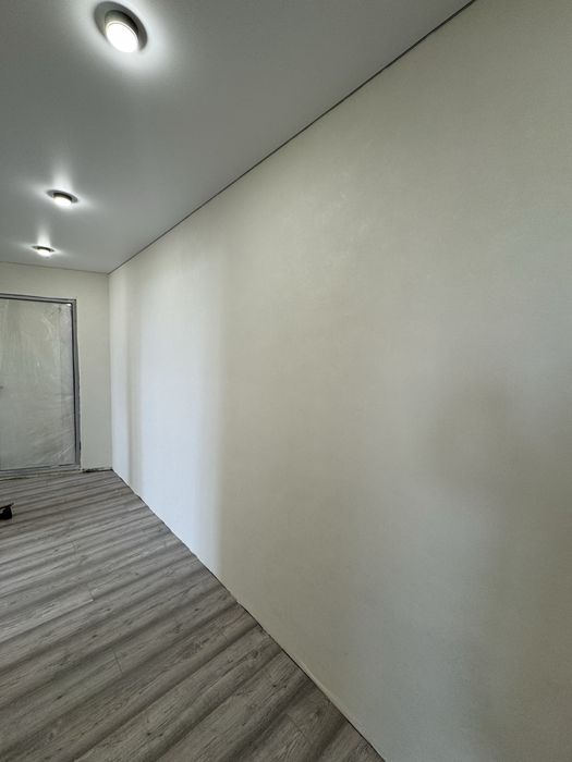 Поклейка обоев . Ремонт под ключ