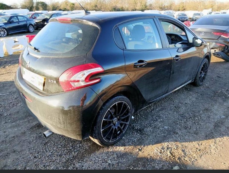 Bara spate peugeot 208 4 usi hatchback 2014