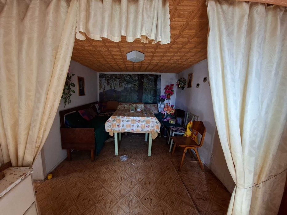 Продава къща в с.Равногор