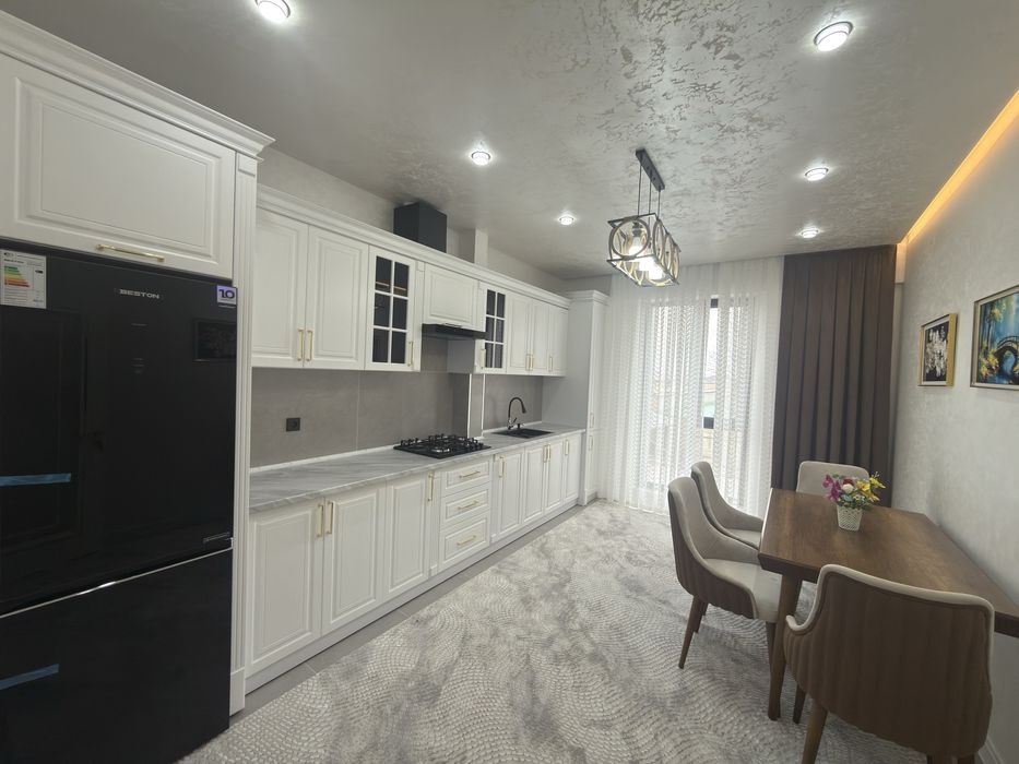 Продаётся шикарная 3-комнатная квартира со всеми удобствами.