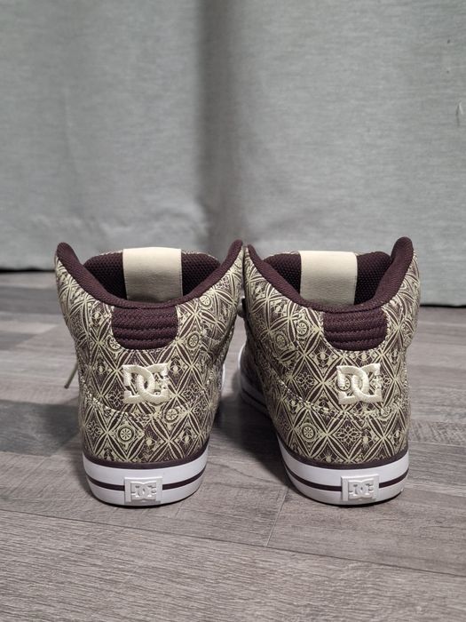 Дамски кецове DC