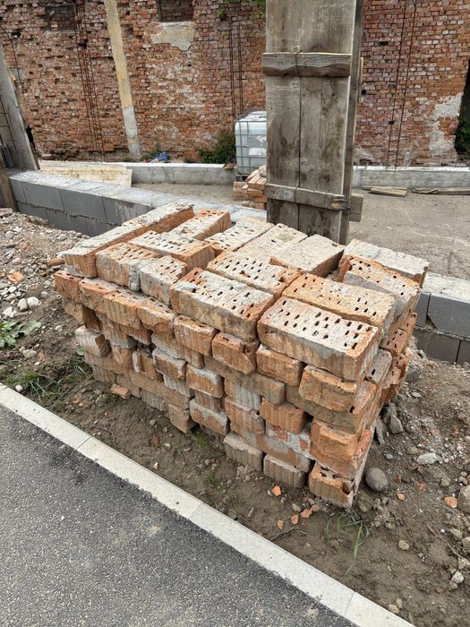 Caramida de vanzare