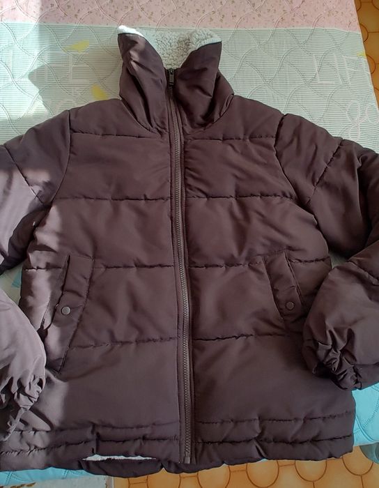 Кафяво яке house