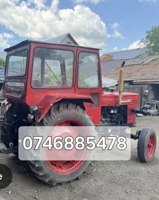 Vand tractor u 650 in stare de funcționare. Prețul este de 800 de euro.