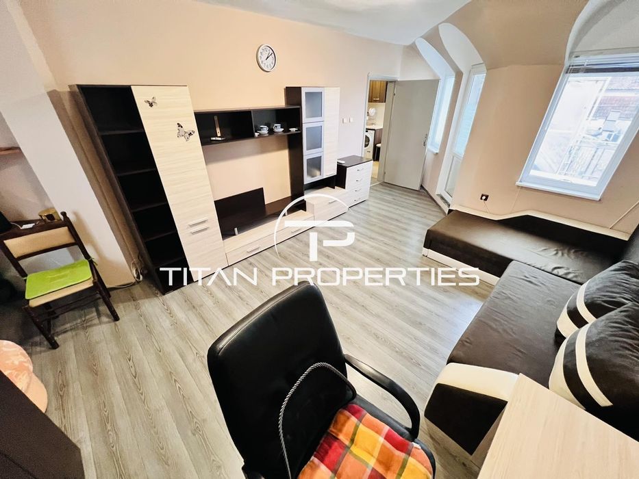 Дава се под наем Едностаен апартамент в Бургас, Център - 45 кв.м за 306 € - Снимка #3