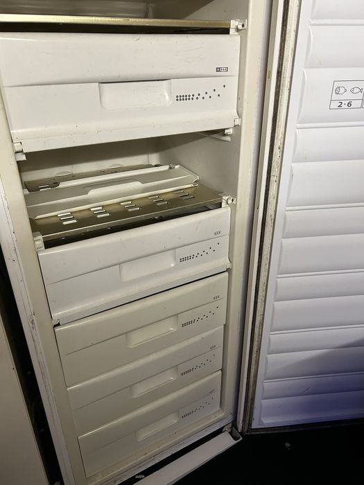 Фризер с отделения….