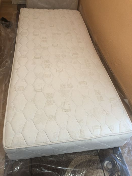 Подарявам 2 броя еднолицев матрак 190/82