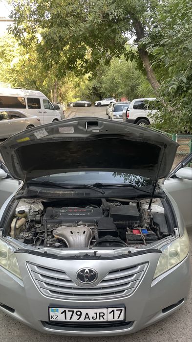 Toyota Camry 40       2,4 бензин