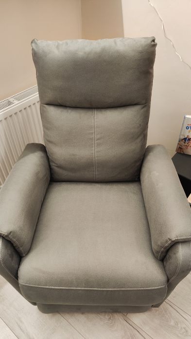 Електрически стол с падаща облегалка